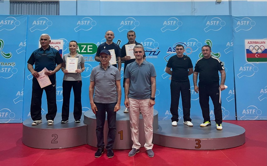 Veteran stolüstü tennisçilər ölkə çempionatında yarışıblar